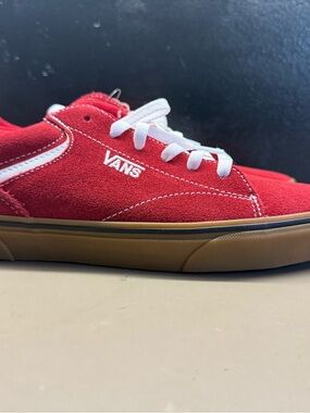 New with Box Men’s Vans Seldan Leather Red Chili Pepper Gum VN0A4TZE9CL  Men 10